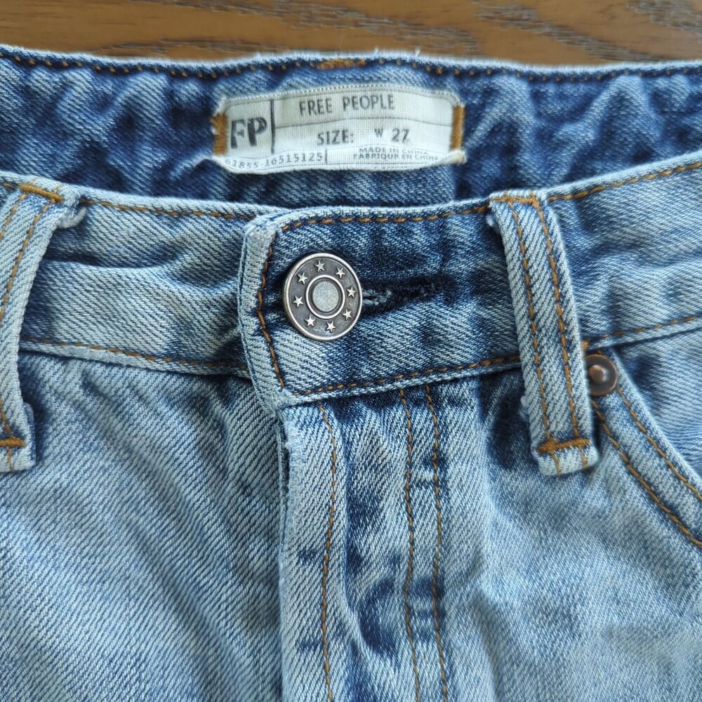 Free People Women's frayed distressed high waist denim button fly shorts‎ sz 27 - Picture 3 of 10